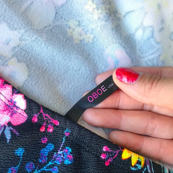 CUTE Oboe Floral Print Halter Top in Medium - Picture 4 of 5